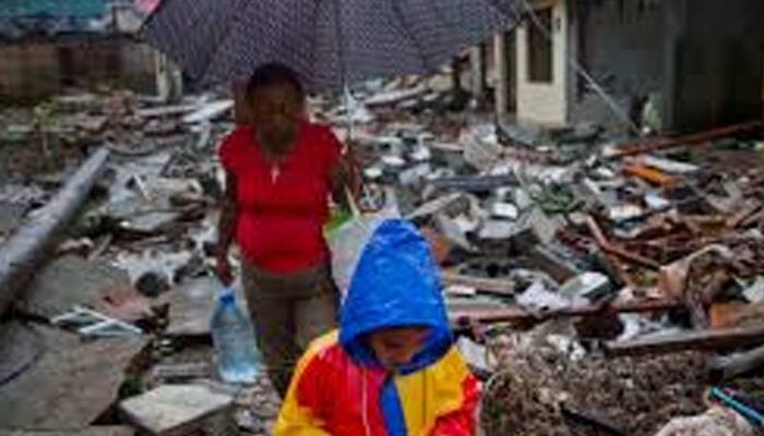 Hurricane Matthew batters Florida, death toll touches 300 in Haiti