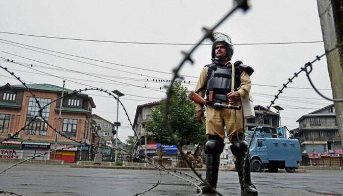 Kashmir unrest, day 91: Curfew in Srinagar as 13-year-old dies in pellet gun firing, hundreds protest 