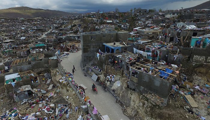 Hurricane Matthew kills nearly 900 in Haiti, causes havoc in US