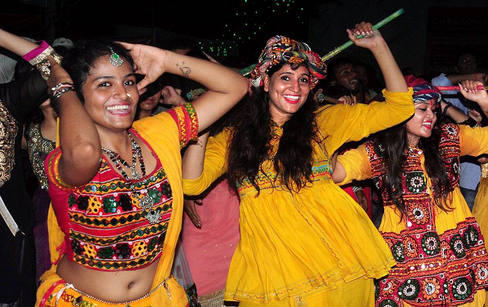 People perform Garba during Navratri celebrations in Nagpur People perform Garba during Navratri celebrations in Nagpur
