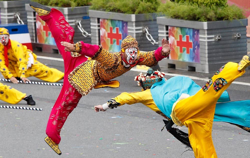 Dancers perform during the National Day celebrations in Taipei Dancers perform during the National Day celebrations in Taipei