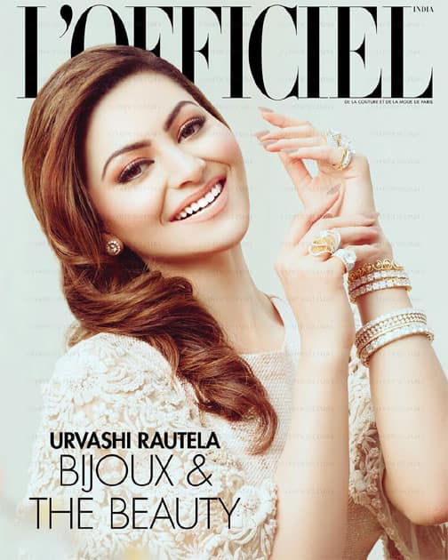 HappyDusshera guys !!!! - Urvashi Rautela