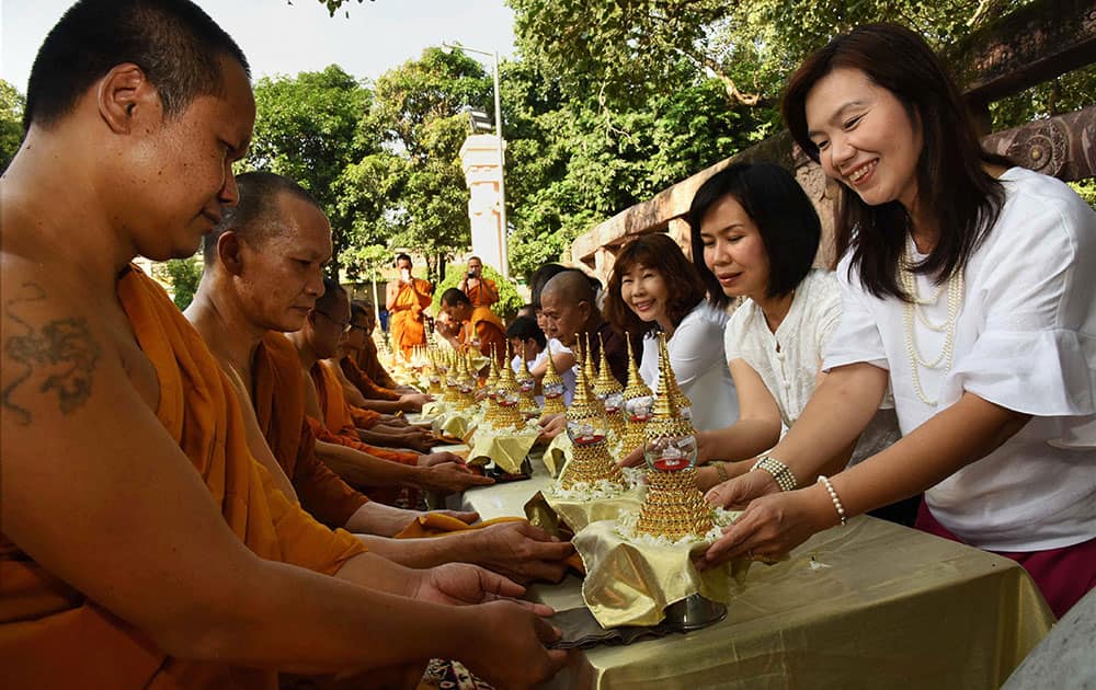 Thai devotees at Bodhgaya Thai devotees at Bodhgaya