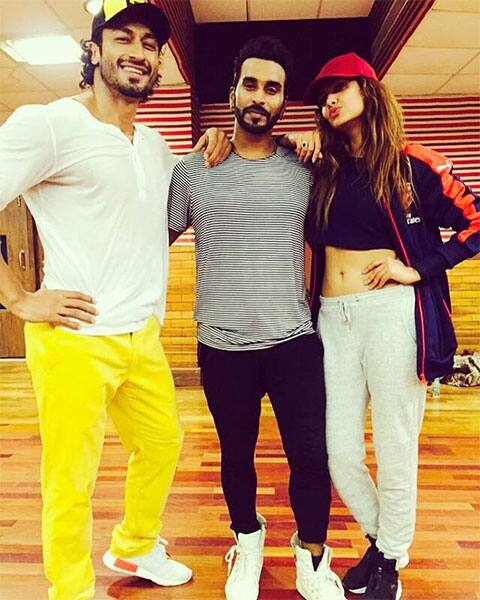 esha gupta :- Thank you @firoz.a.khan..somethings brewing #commando2 esha gupta :- Thank you @firoz.a.khan..somethings brewing #commando2