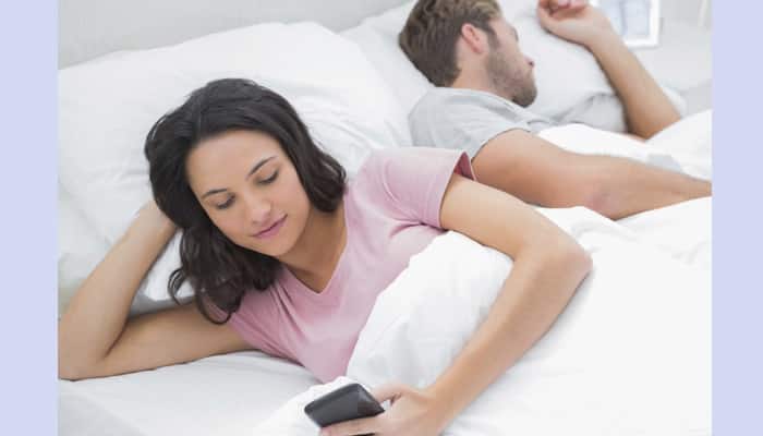 Women prefer smartphones over their spouses, says study