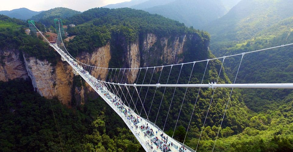 world's highest and longest glass bridge in China