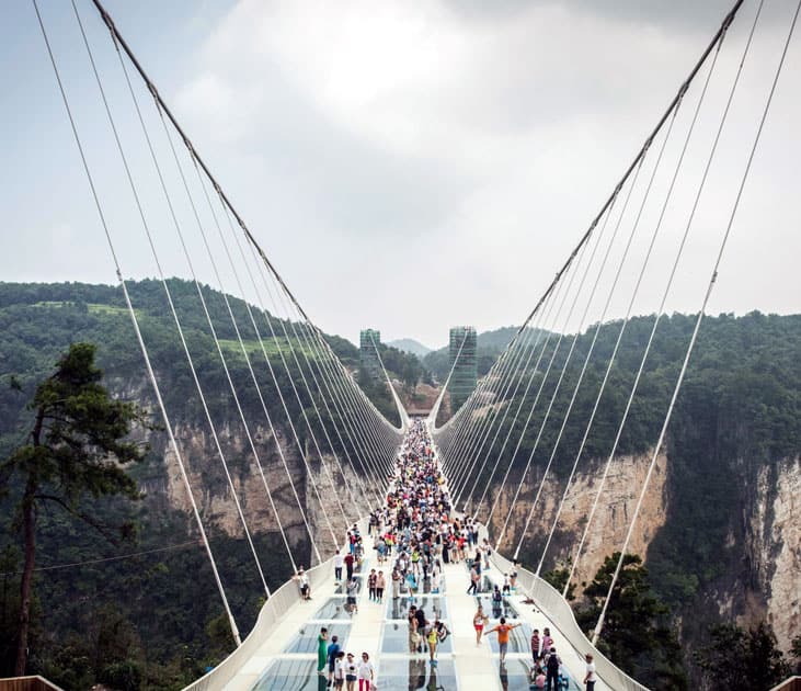 world's highest and longest glass bridge in China