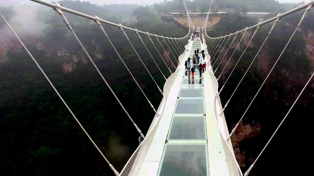 world's highest and longest glass bridge in China