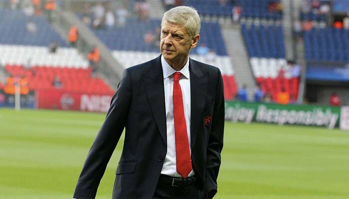 Arsenal want Arsene Wenger stay - but won&#039;t rush to talks