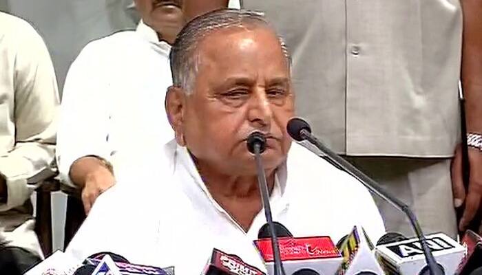 Mulayam claims truce, says no rift in party, family; mum on Akhilesh as CM face in 2017 UP polls