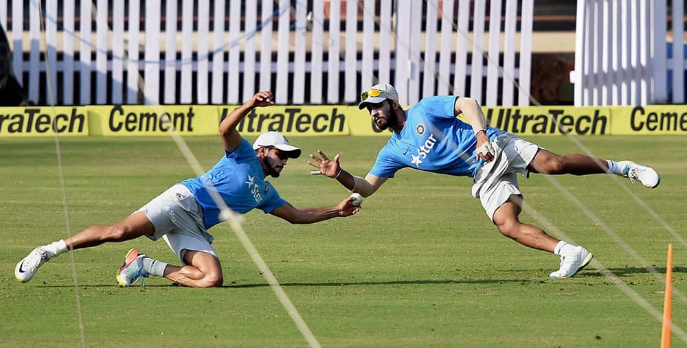 Manish Panday dives to take a catch