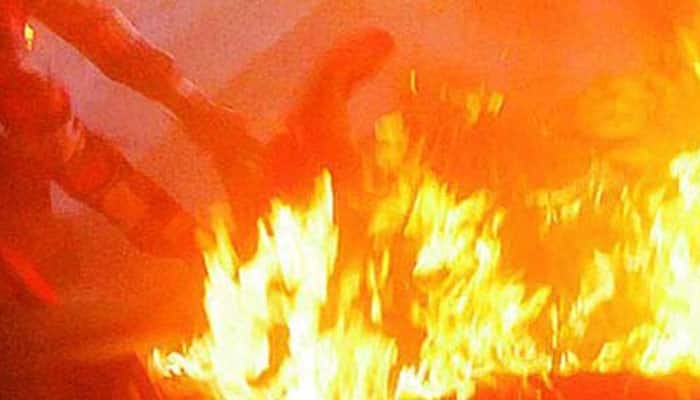 Fire breaks out at building in Delhi&#039;s Barakhamba road, 15 fire tenders rushed 