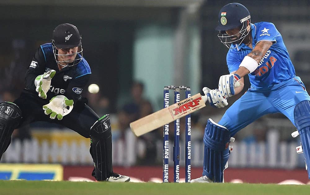 New Zealand Wicketkeeper BJ Watling takes a catch of  Virat Kohli to dismissed during the 4th ODI