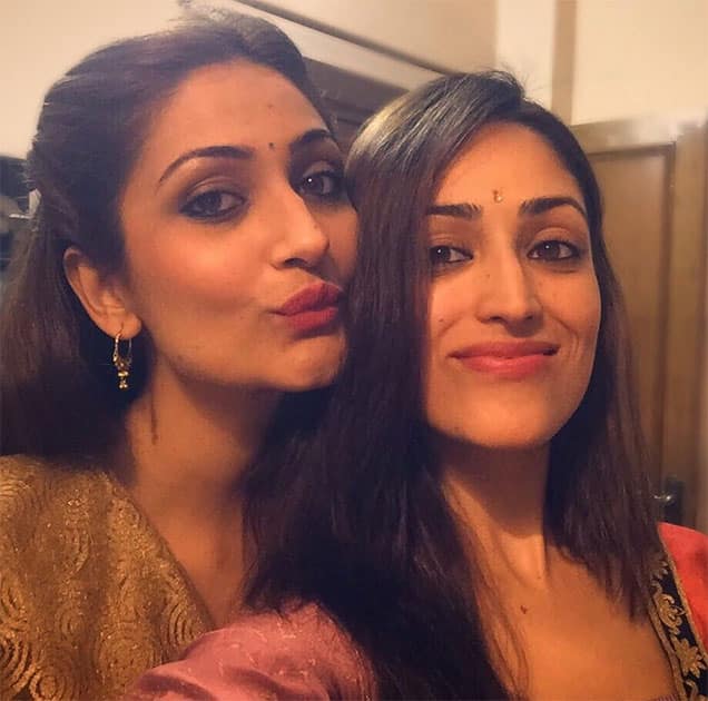 HAPPY DIWALIIIII!!!!! @surilieggautam - Twitter@yamigautam