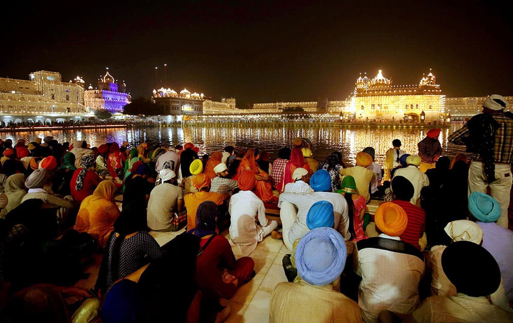 Illuminated Golden Temple on the occasion of Diwali in Amritsar