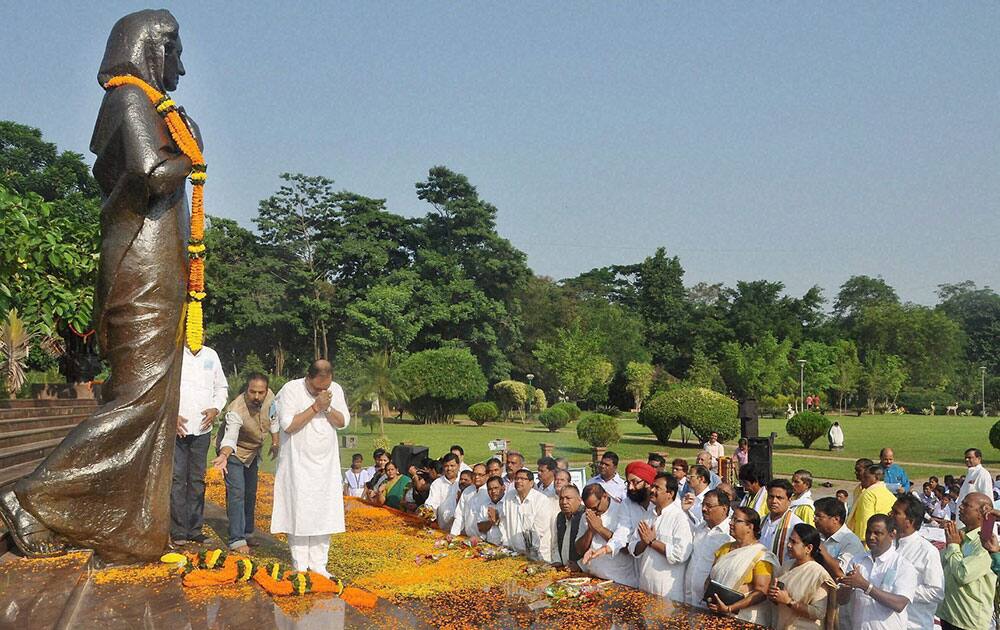 Tribute to Indira Gandhi