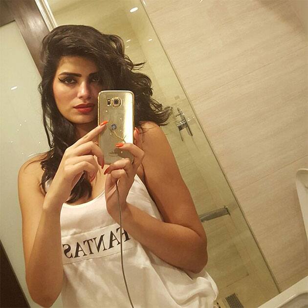 Love yourself. #SelfieTime - Twitter@Realsonaliraut9