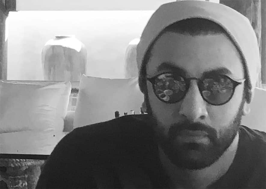 Ranbir Kapoor clicked by Zoya Akhtar in Alibaug during SRK's birthday get-together!  - Twitter@RanbirKapoorFC