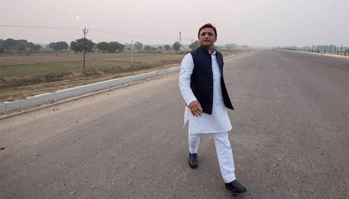 Akhilesh Yadav to embark on &#039;Vikas Rath Yatra&#039; today; suspense continues over presence of Mulayam, Shivpal ​