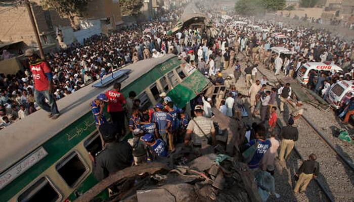 Pakistan train collision: Death toll rises to 20