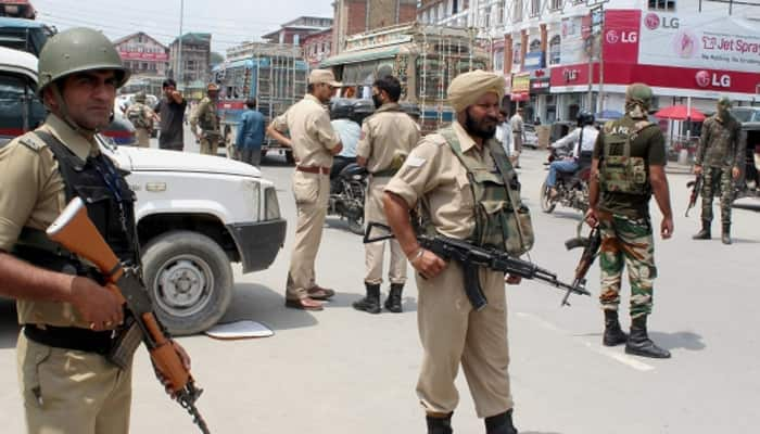 Lashkar-e-Toiba terrorist Omar Khaliq arrested by Jammu and Kashmir Police in Sopore