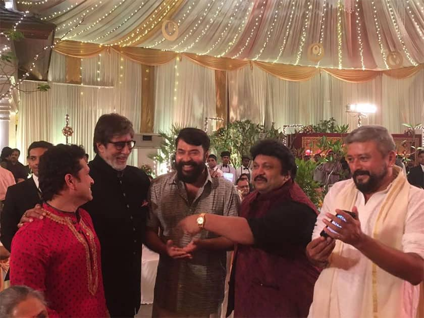 Sachin Tendulkar & Amitabh Bachchan attend Diwali bash of Kalyan Jewellers