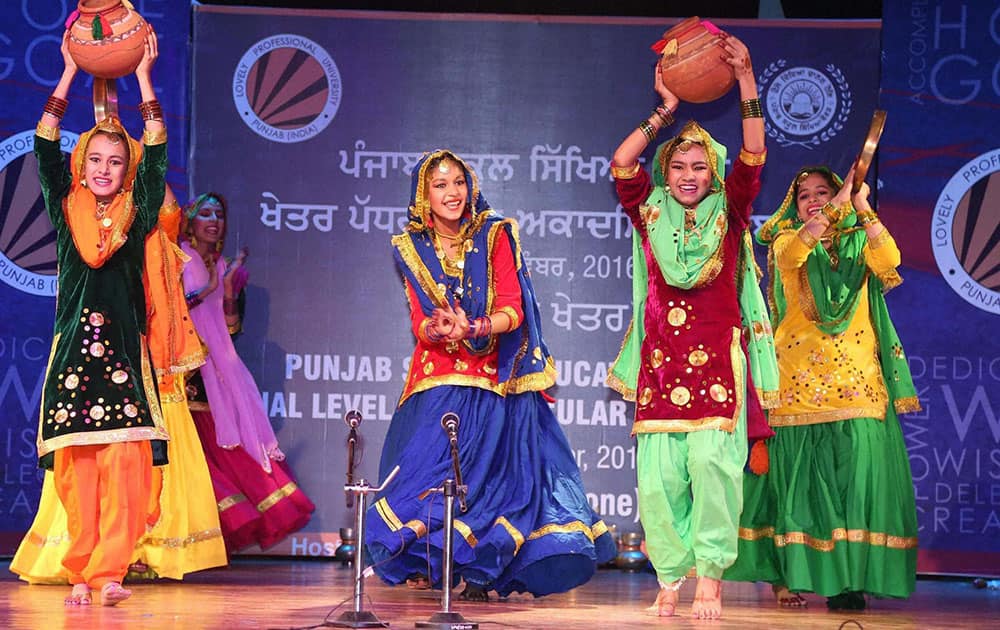 Girls perform Giddha during Punjab School Education Board’s Zonal Co-Curricular Academic Competitions-2016 at Lovely Professional University in Jalandhar