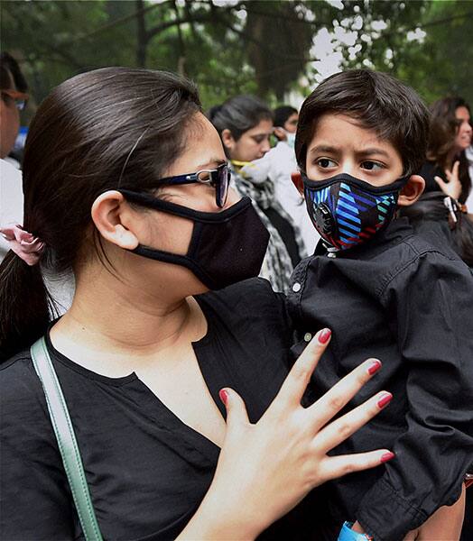 Citizens protest against air pollution