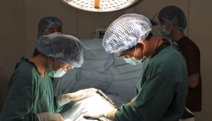 Delhi doctors remove massive 7kg tumour from woman&#039;s kidney