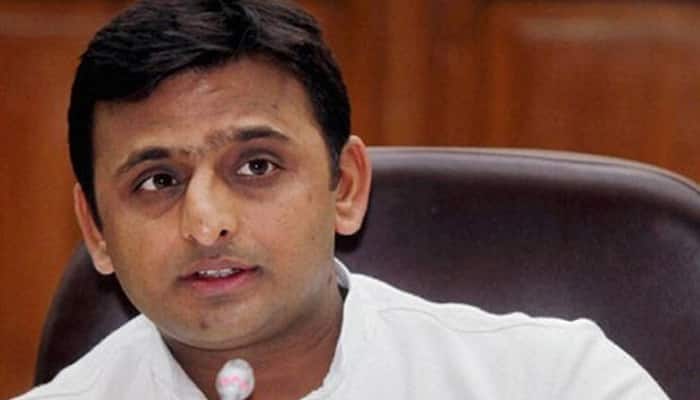 Allow use of invalid notes in private hospitals: Akhilesh Yadav to PM Narendra Modi