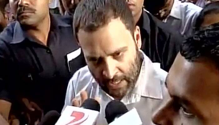 Rahul Gandhi joins queue outside Delhi ATM &#039;in support of people&#039;