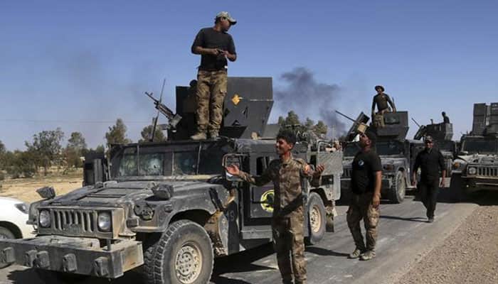 Elite Iraqi troops battle IS on Mosul streets