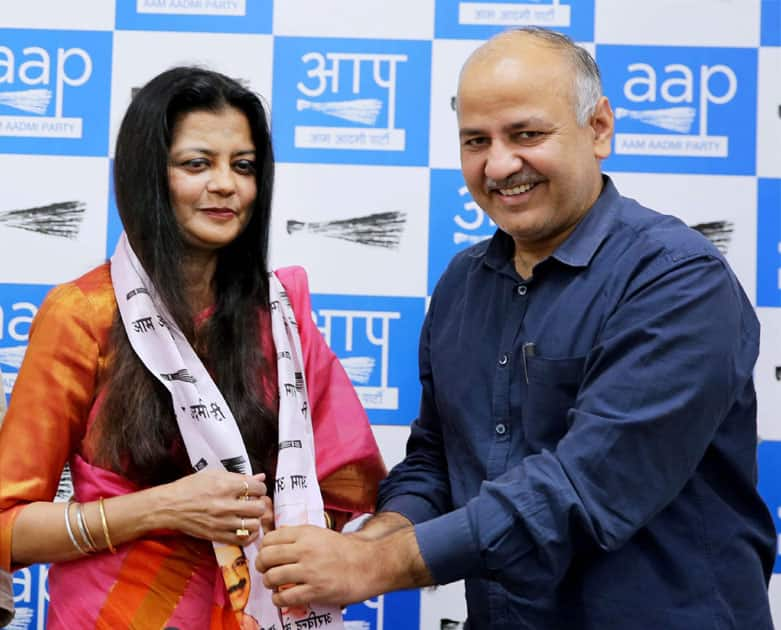 Poonam Azad as she joins Aam Aadmi Party