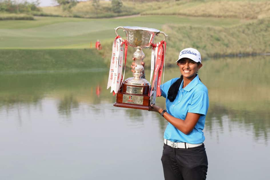 Aditi Ashok with Hero Women's Indian Open Golf trophy