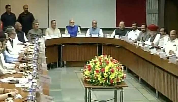 Ahead of Parliament&#039;s Winter Session, PM Modi attends all-party meet