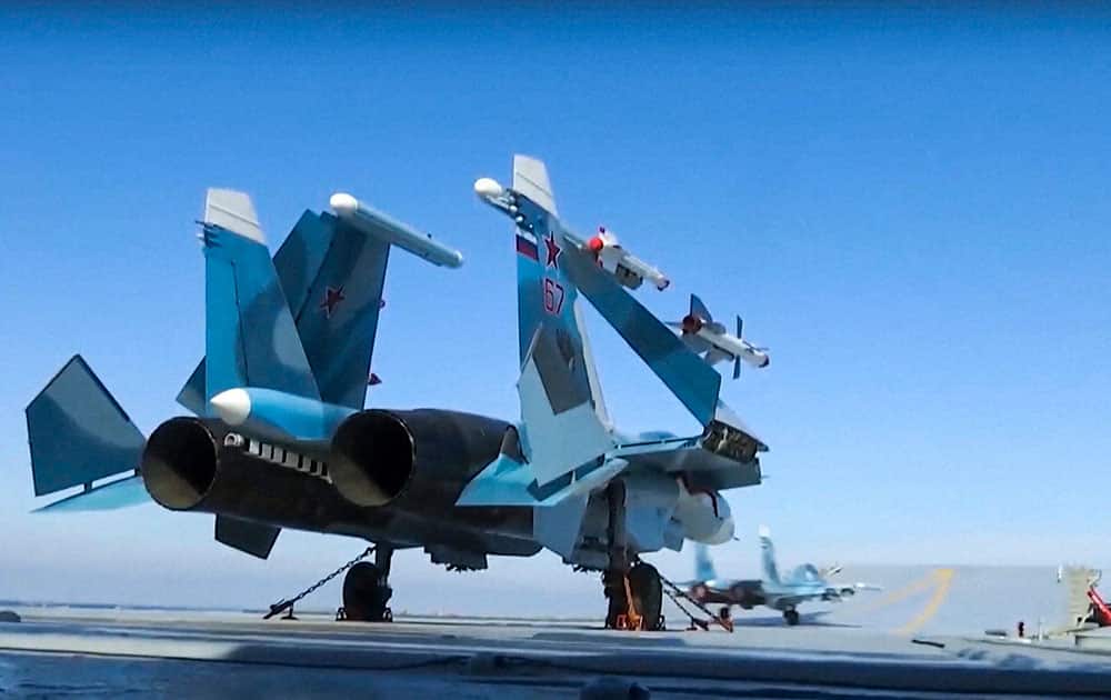 Russian Su-33 fighter jets 