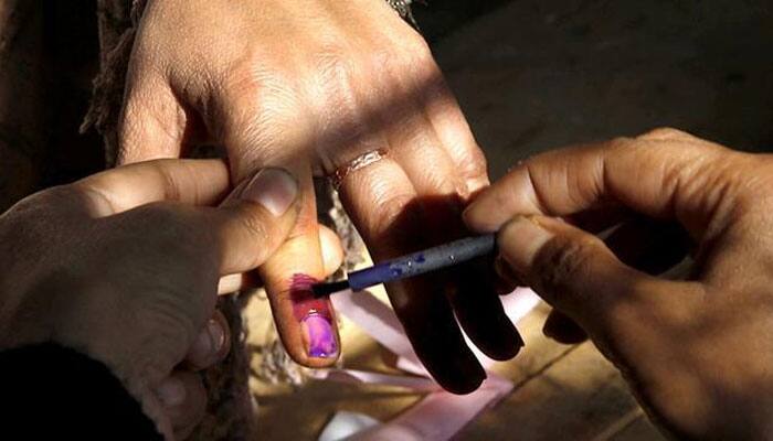 Demonetisation: Banks start using indelible ink to check repeat money exchange