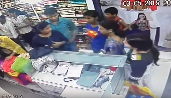 OMG! Video of this woman stealing a huge stock of merchandise from garment shop hits 3 lakh views - Watch