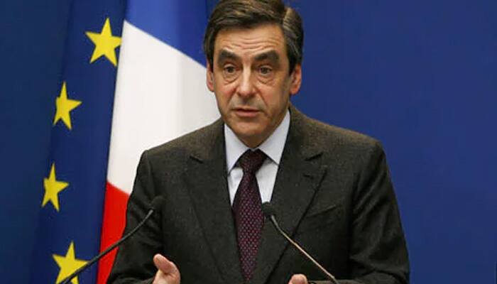 Fillon grabs narrow poll lead for French presidential nomination