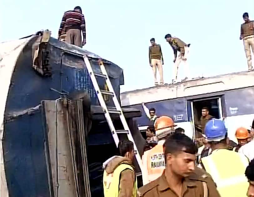 Patna-Indore Express derails