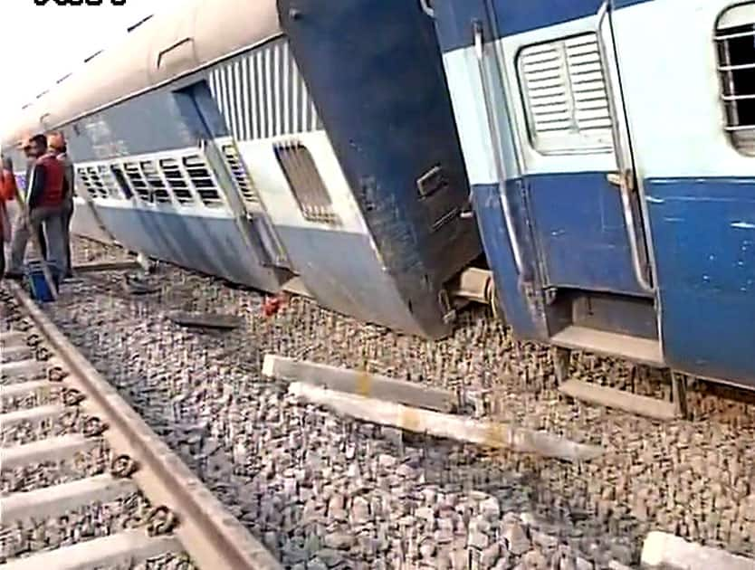 Patna-Indore Express derails