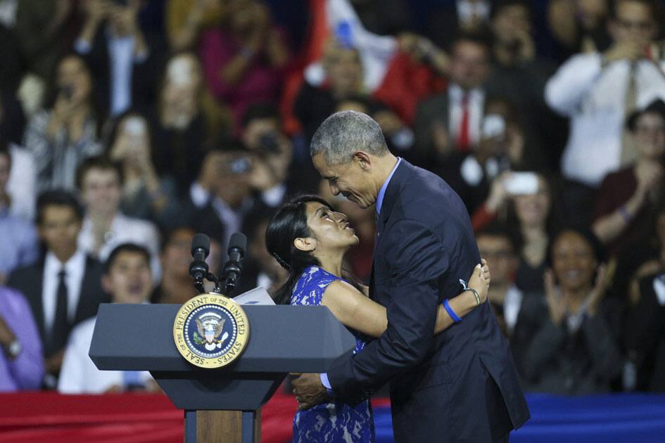 Barack Obama greets Cyntia Paytan