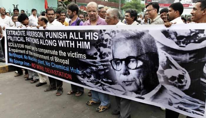 Bhopal gas tragedy: Book ex-collector, rtd SP for escape of Warren Anderson, orders Court
