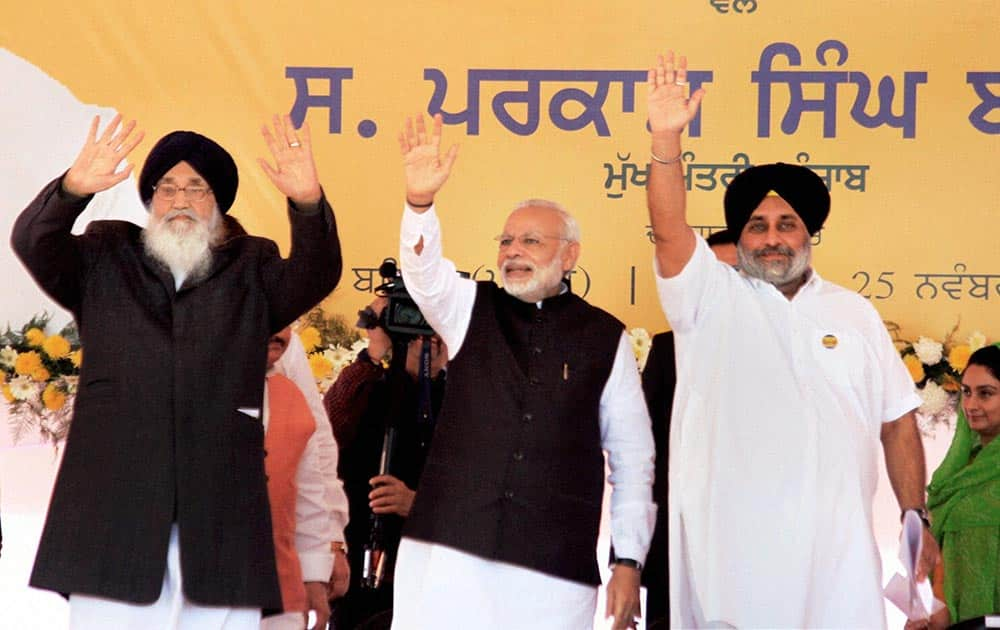 Prime Minister Narendra Modi and Punjab CM Parkash Singh Badal and Dy CM Sukhbir Singh Badal