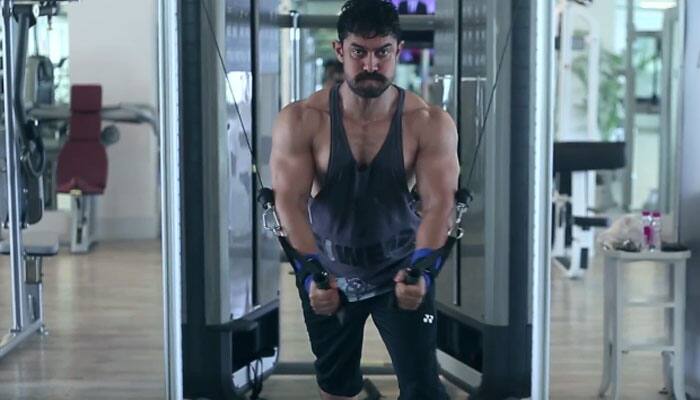 Dangal: Aamir Khan&#039;s amazing body transformation from FAT to FIT! Watch video