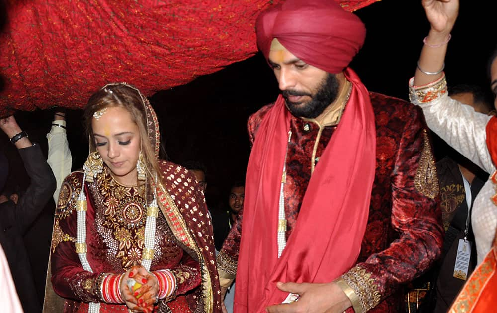 Yuvraj Singh with Hazel during rituals of their marriage