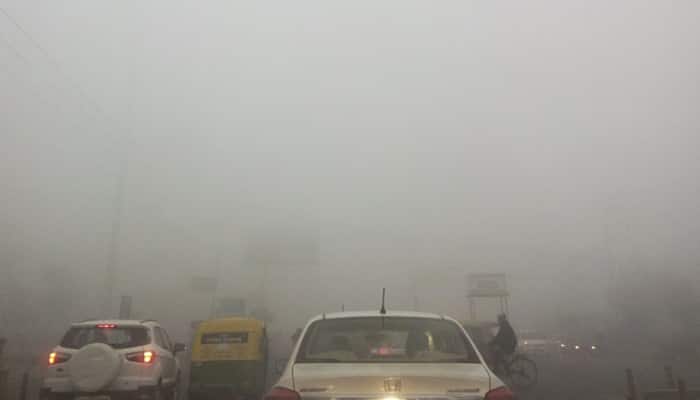 Thick fog in Delhi, nine international flights delayed, 81 trains running late 