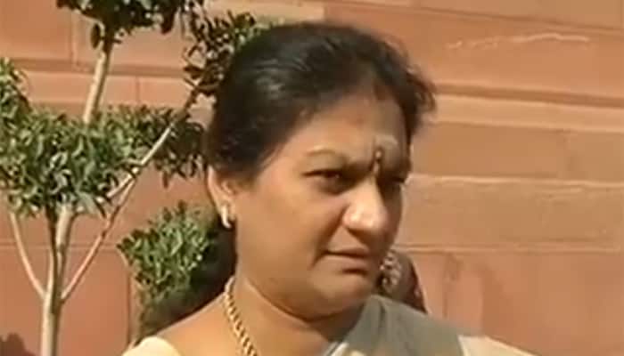 Expelled AIADMK leader Sasikala questions party MLAs&#039; meet at Apollo Hospitals, calls it unconstitutional