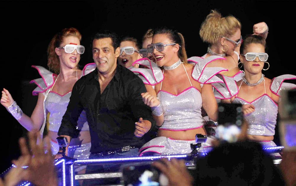 Salman Khan performs during the 23rd Annual Star Screen Awards 2016 in Mumbai Salman Khan performs during the 23rd Annual Star Screen Awards 2016 in Mumbai