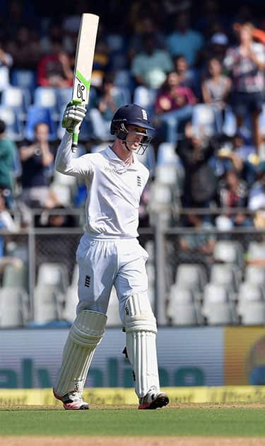 Keaton Jennings celebrate his half century